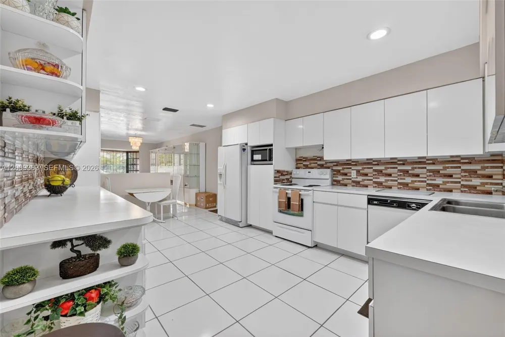 2450 NW 108th St Miami, FL 33167