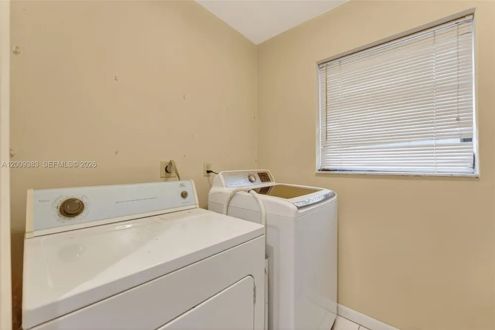 2450 NW 108th St Miami, FL 33167