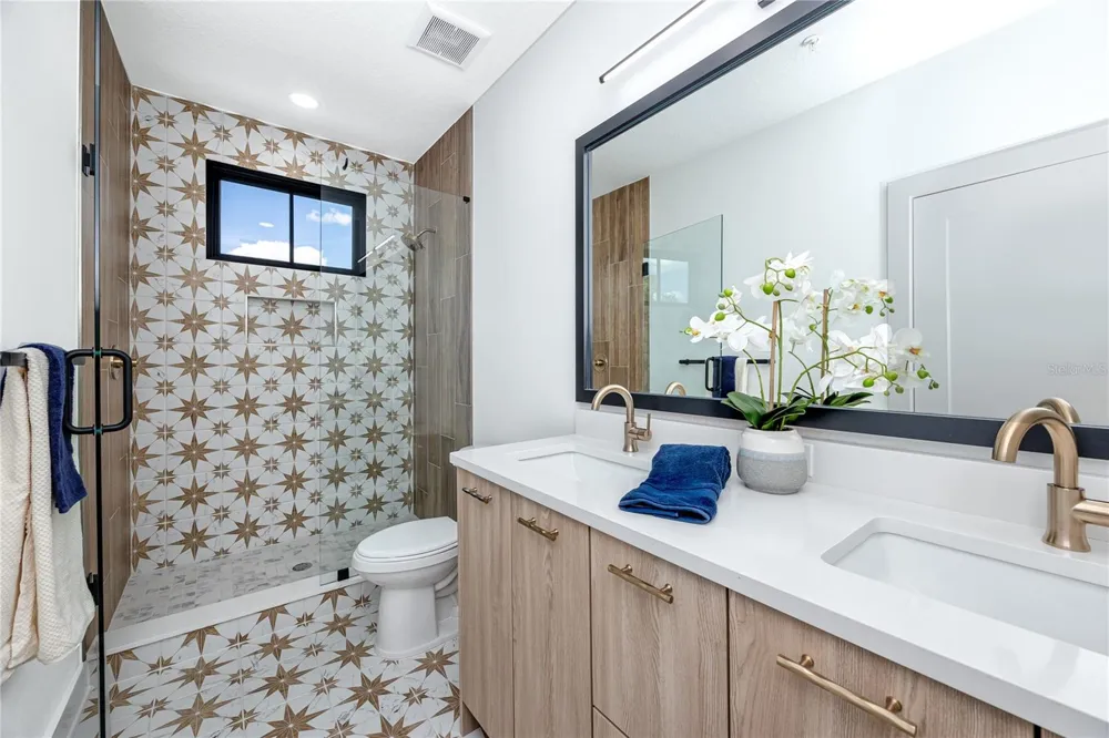 1308 E COLUMBUS DRIVE #2 Tampa, FL 33605