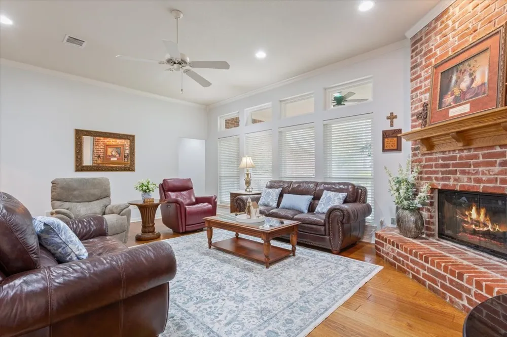 1216 Darbyton Drive Hewitt, TX 76643