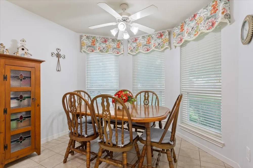 1216 Darbyton Drive Hewitt, TX 76643