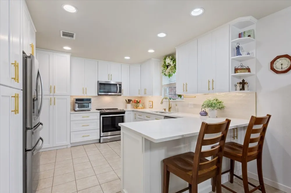 1216 Darbyton Drive Hewitt, TX 76643