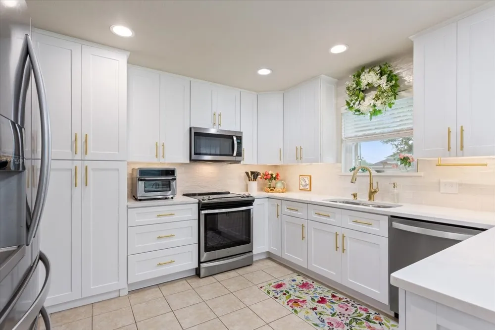 1216 Darbyton Drive Hewitt, TX 76643