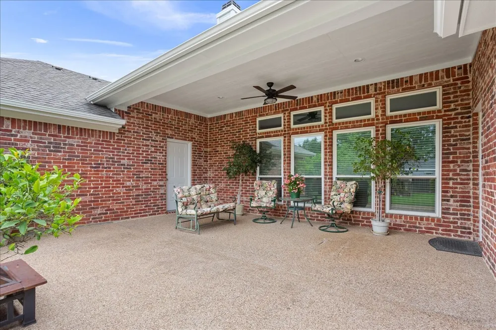 1216 Darbyton Drive Hewitt, TX 76643