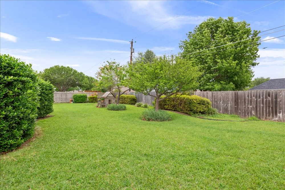 1216 Darbyton Drive Hewitt, TX 76643
