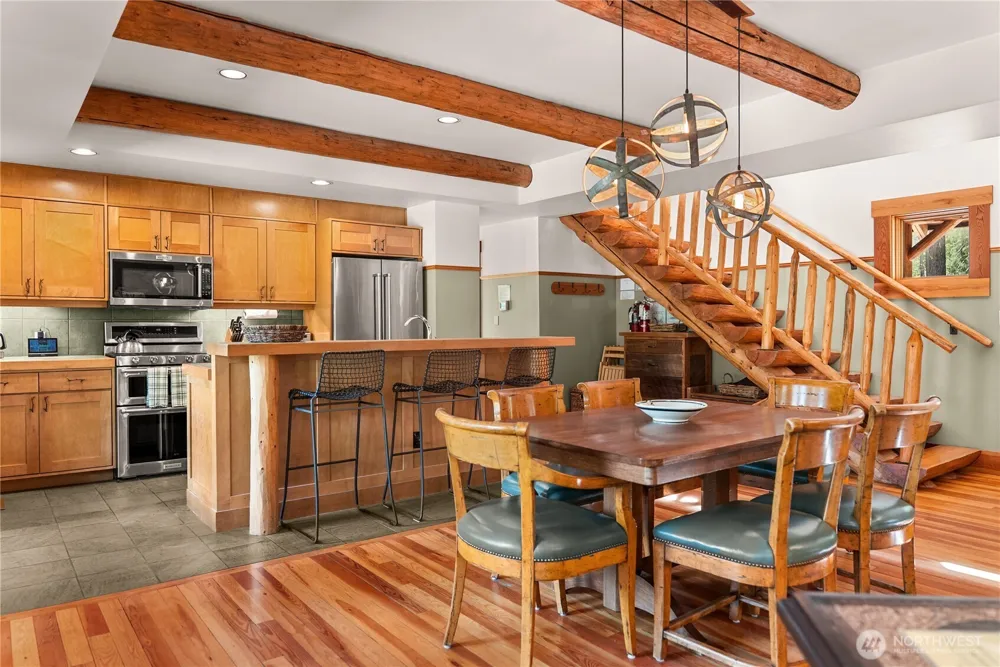 32 Freestone Lake Drive Mazama, WA 98833