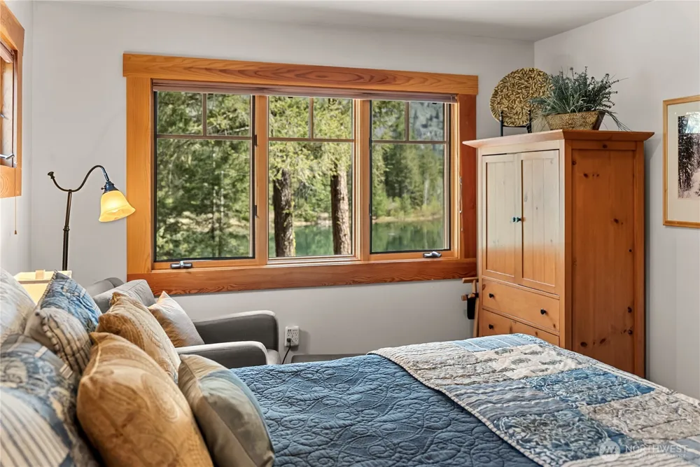 32 Freestone Lake Drive Mazama, WA 98833