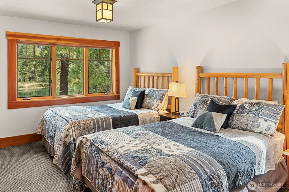 32 Freestone Lake Drive Mazama, WA 98833