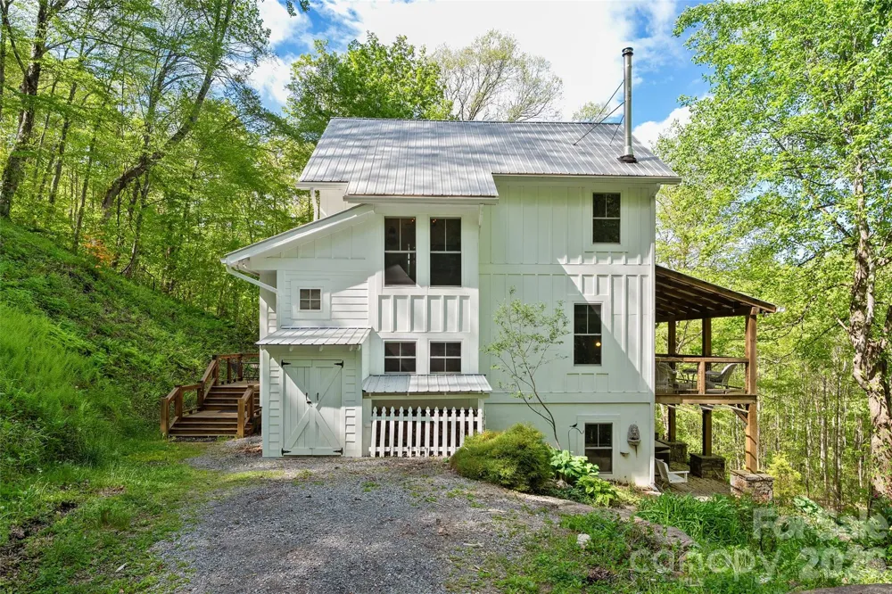 580 Split Pine Cove Clyde, NC 28721