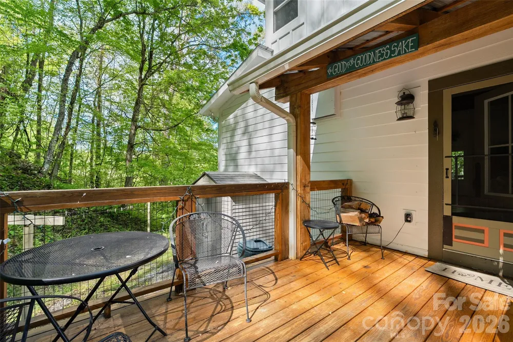 580 Split Pine Cove Clyde, NC 28721