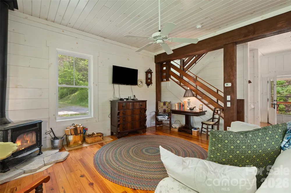 580 Split Pine Cove Clyde, NC 28721