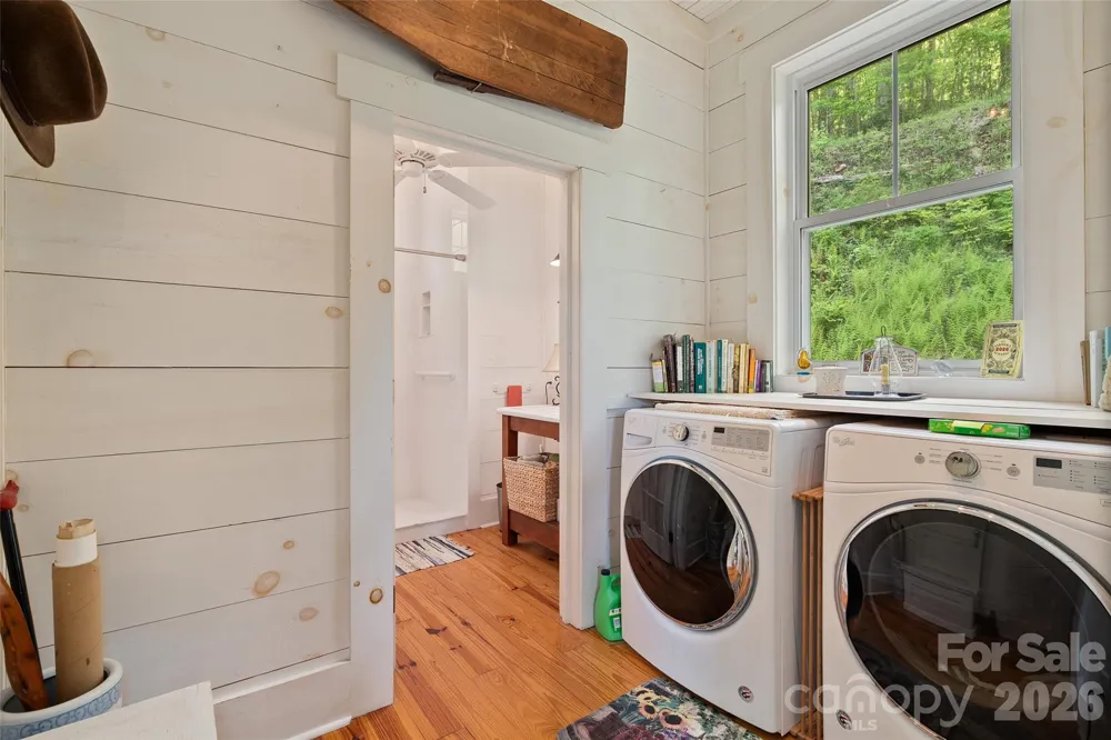 580 Split Pine Cove Clyde, NC 28721