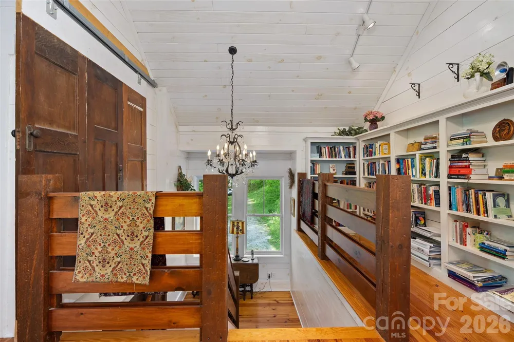 580 Split Pine Cove Clyde, NC 28721