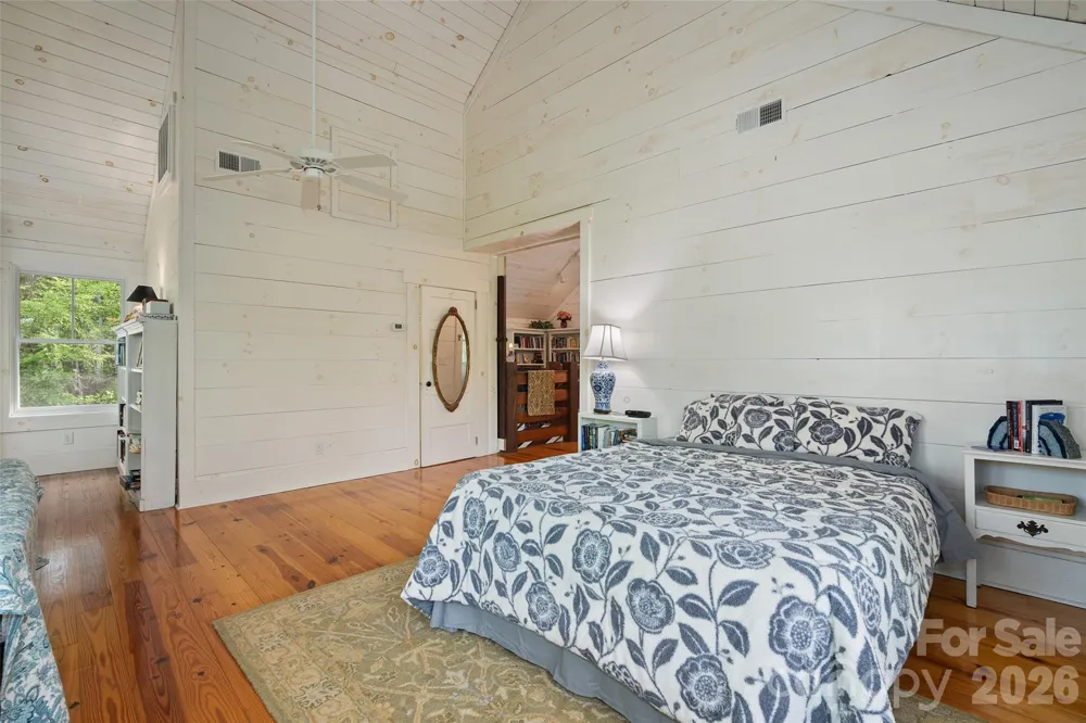 580 Split Pine Cove Clyde, NC 28721
