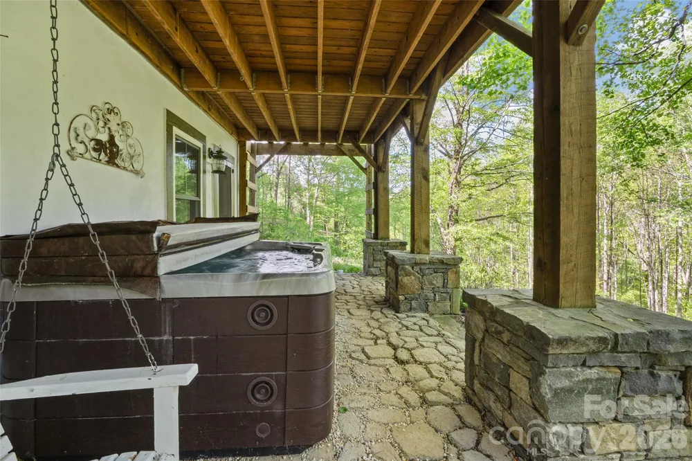 580 Split Pine Cove Clyde, NC 28721