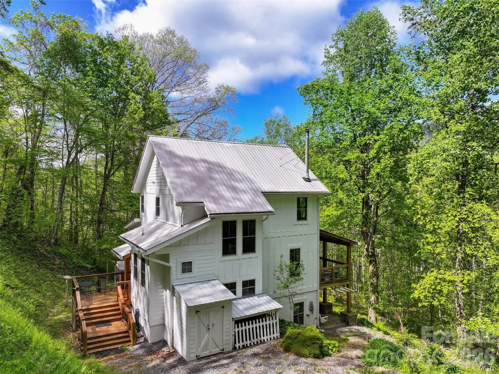 580 Split Pine Cove Clyde, NC 28721