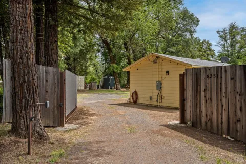 8251 E Side Potter Valley Road