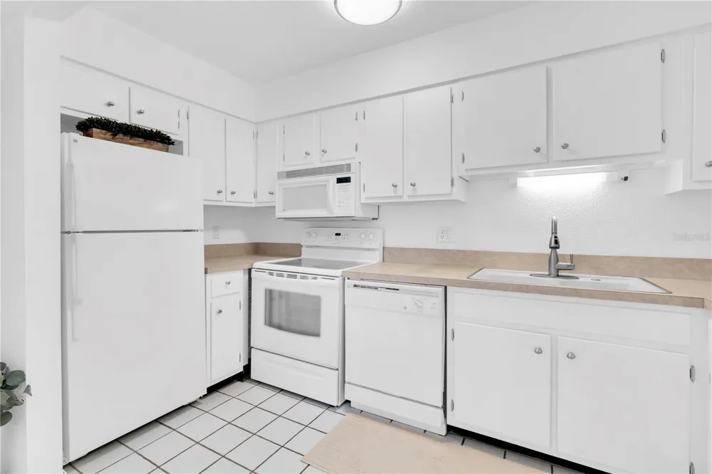 10365 PARADISE BOULEVARD #4 Treasure Island, FL 33706