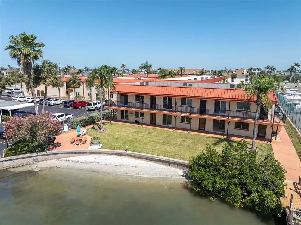 10365 PARADISE BOULEVARD #4 Treasure Island, FL 33706