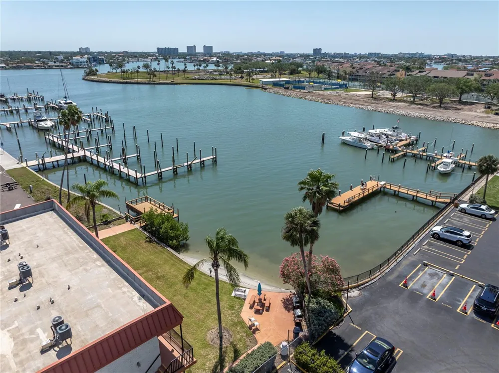 10365 PARADISE BOULEVARD #4 Treasure Island, FL 33706