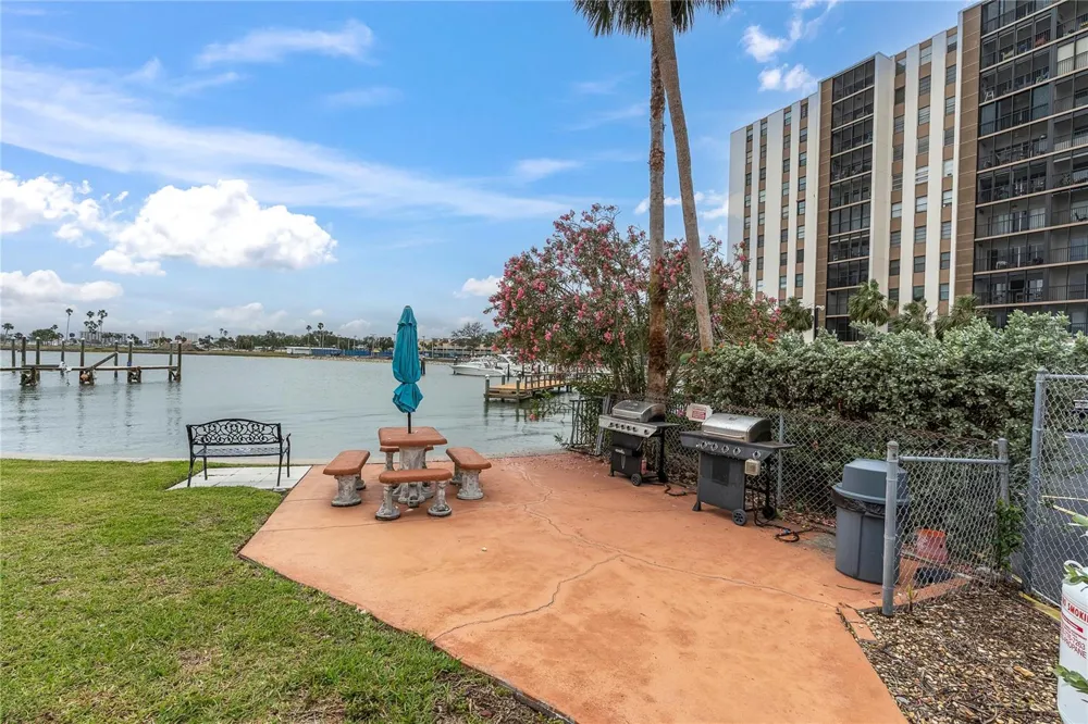 10365 PARADISE BOULEVARD #4 Treasure Island, FL 33706
