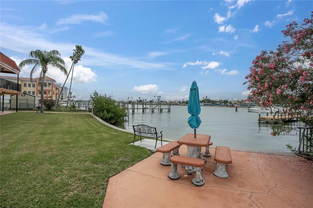 10365 PARADISE BOULEVARD #4 Treasure Island, FL 33706