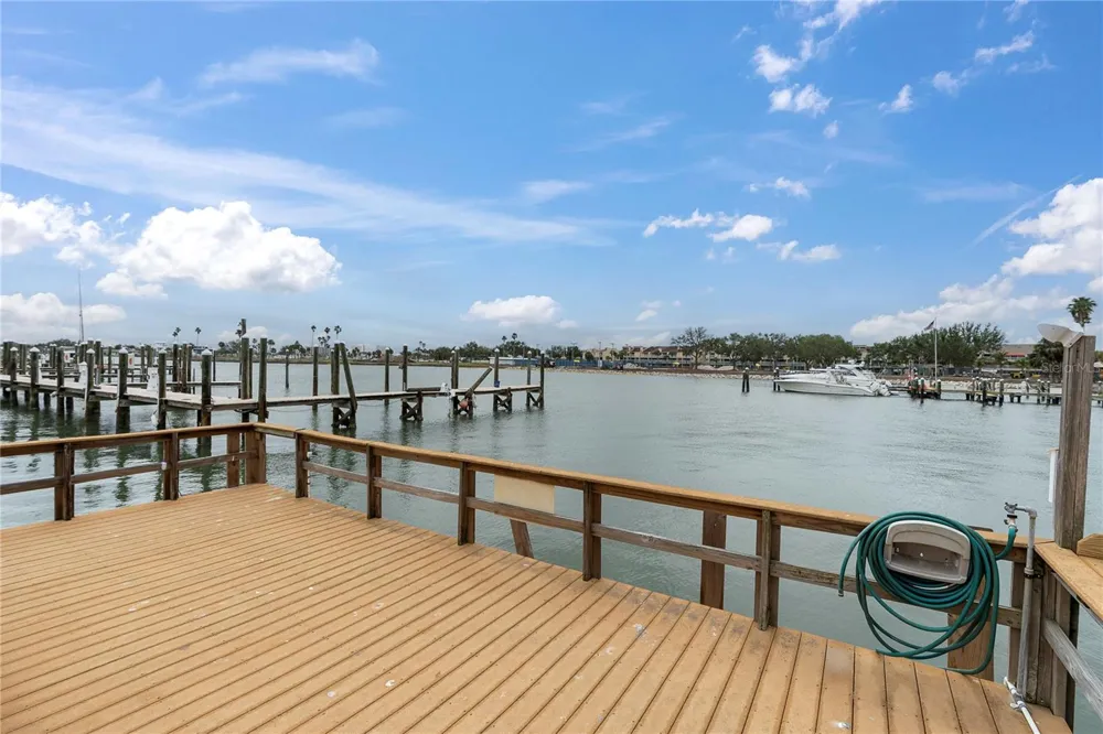 10365 PARADISE BOULEVARD #4 Treasure Island, FL 33706