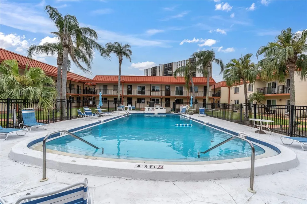 10365 PARADISE BOULEVARD #4 Treasure Island, FL 33706