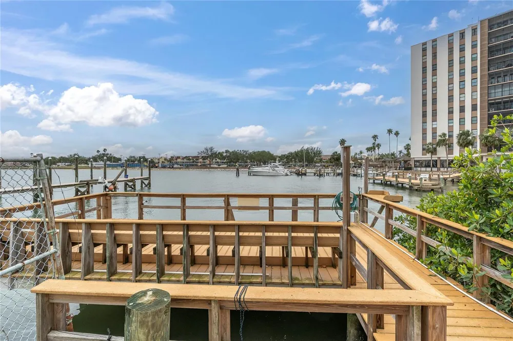 10365 PARADISE BOULEVARD #4 Treasure Island, FL 33706