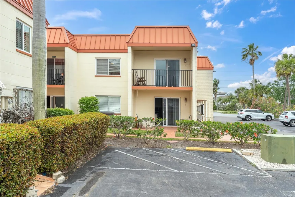 10365 PARADISE BOULEVARD #4 Treasure Island, FL 33706