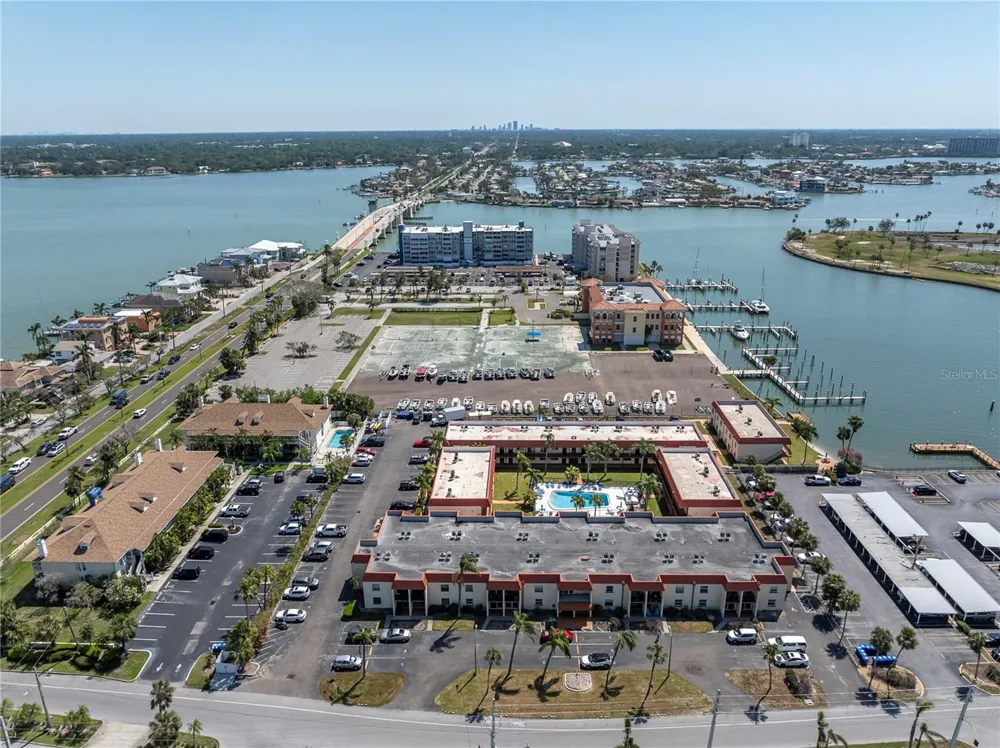 10365 PARADISE BOULEVARD #4 Treasure Island, FL 33706