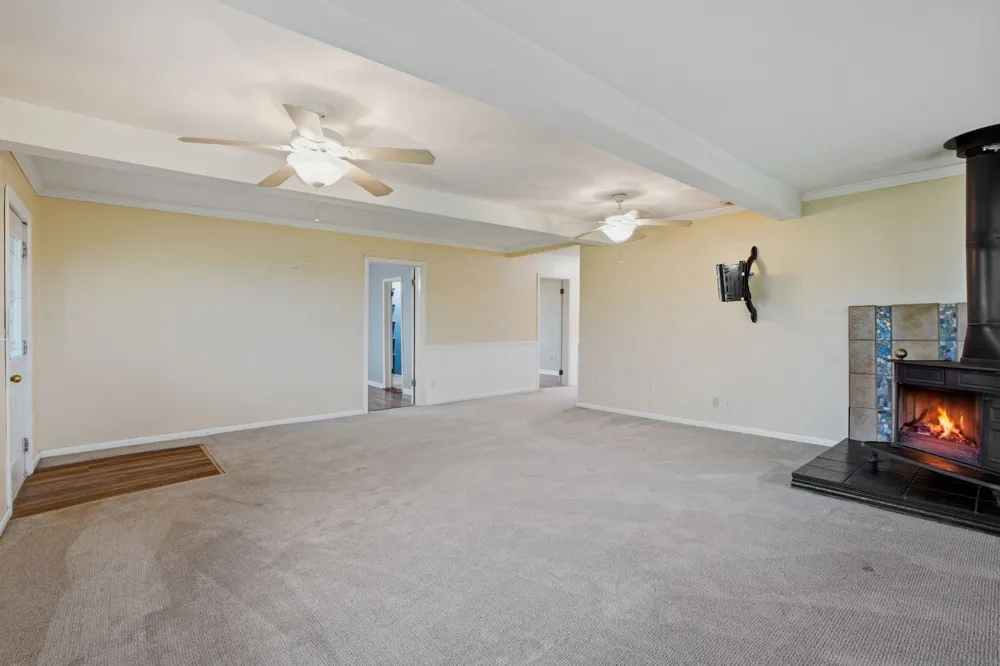1000 County Road 458 Coupland, TX 78615