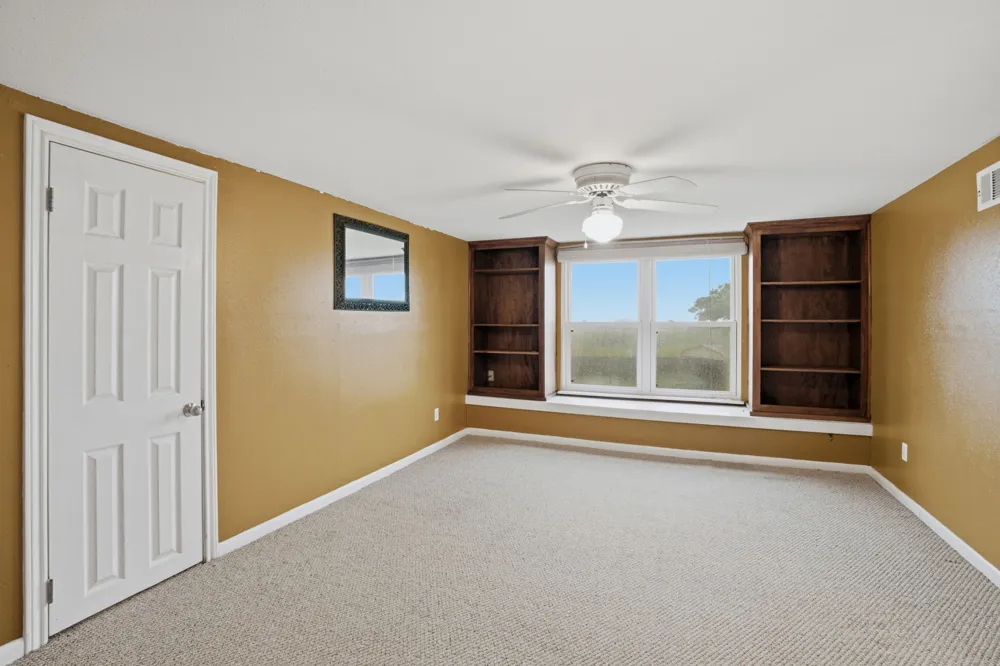 1000 County Road 458 Coupland, TX 78615