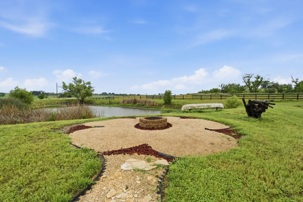 1000 County Road 458 Coupland, TX 78615