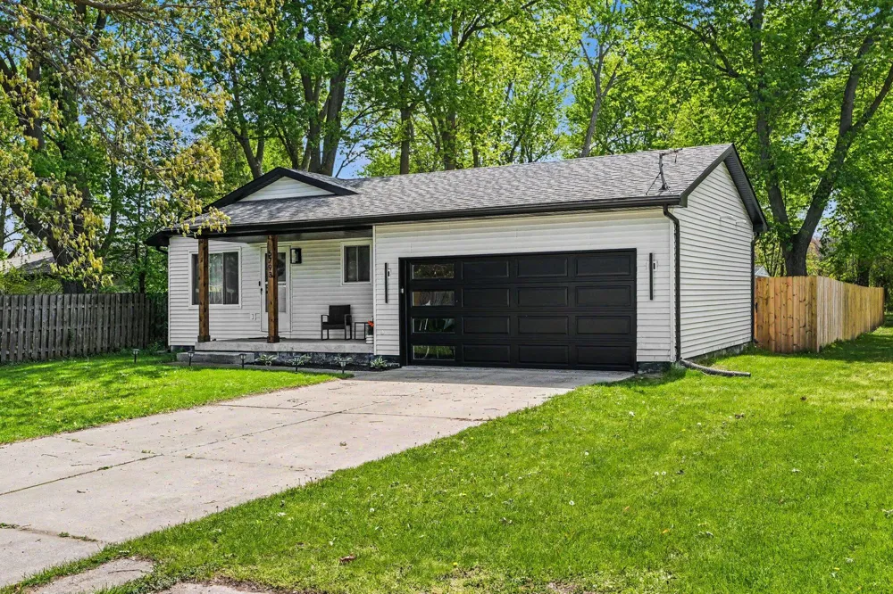 5793 Paula Avenue Portage, IN 46368