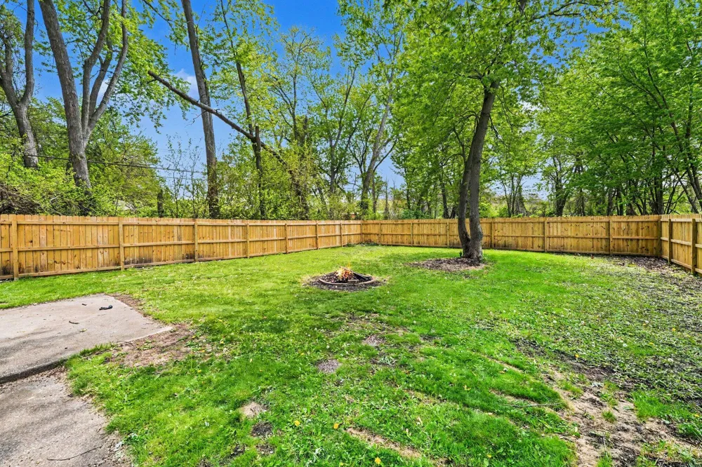 5793 Paula Avenue Portage, IN 46368