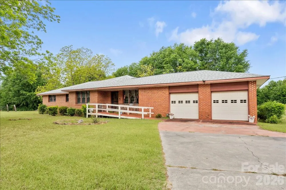 1444 Society Hill Road Darlington, SC 29540