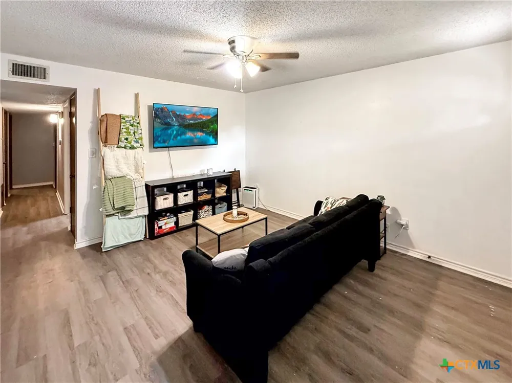 821 S Mill Street Flatonia, TX 78941