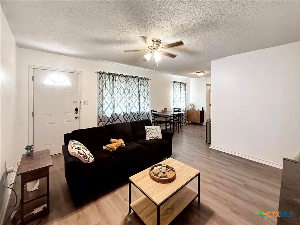 821 S Mill Street Flatonia, TX 78941