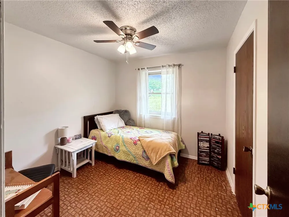 821 S Mill Street Flatonia, TX 78941