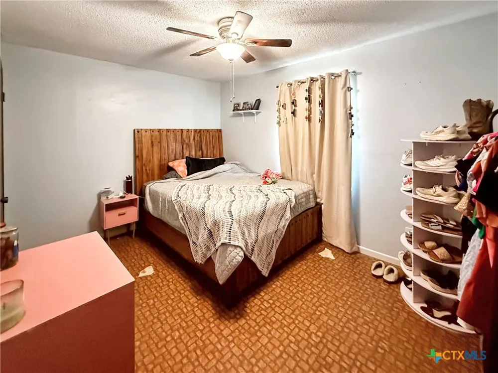 821 S Mill Street Flatonia, TX 78941