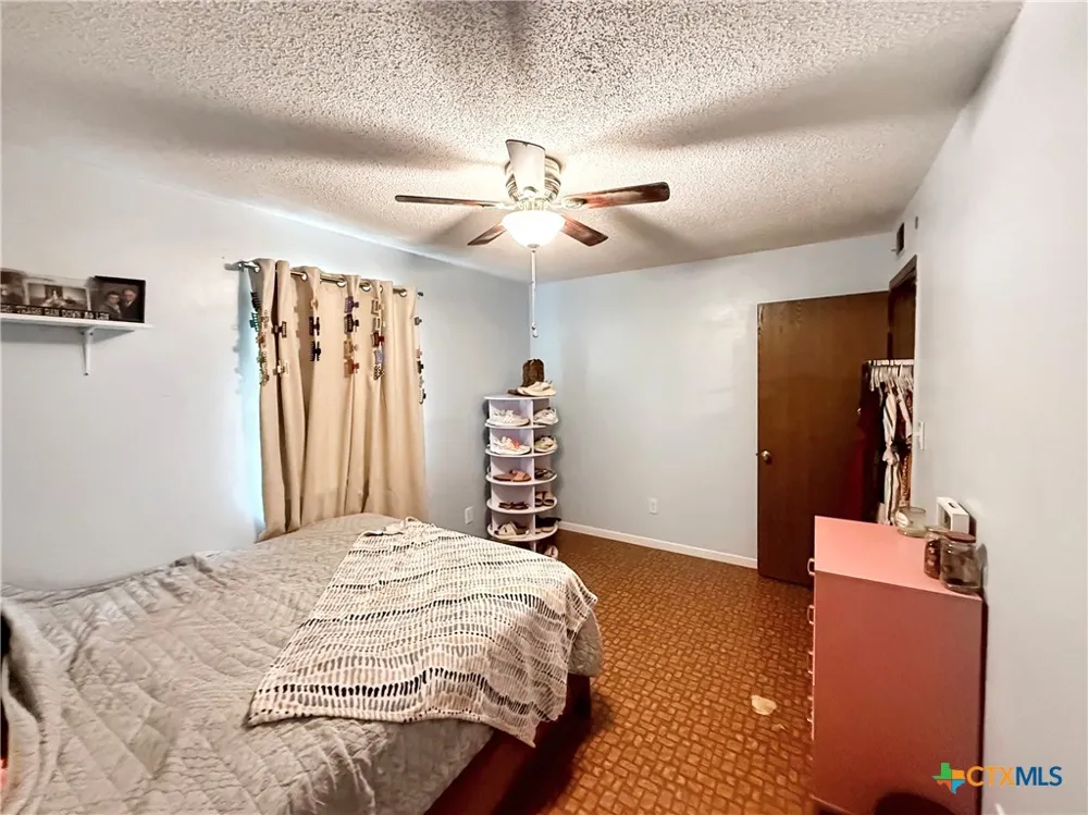 821 S Mill Street Flatonia, TX 78941