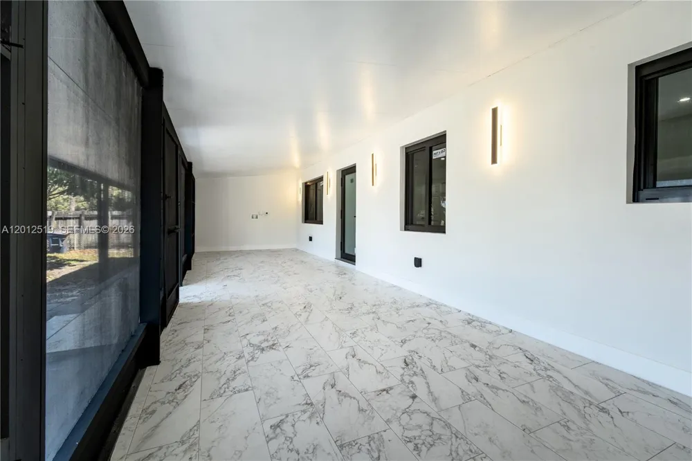 220 NW 144th St Miami, FL 33168