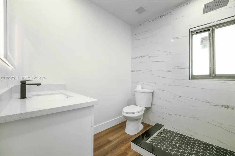 220 NW 144th St Miami, FL 33168