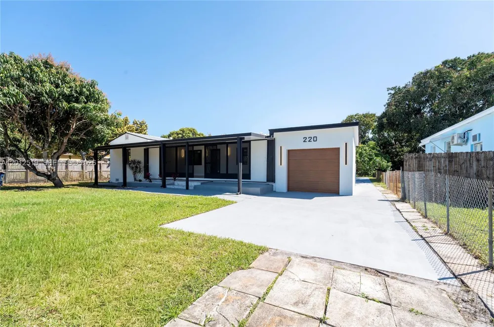 220 NW 144th St Miami, FL 33168