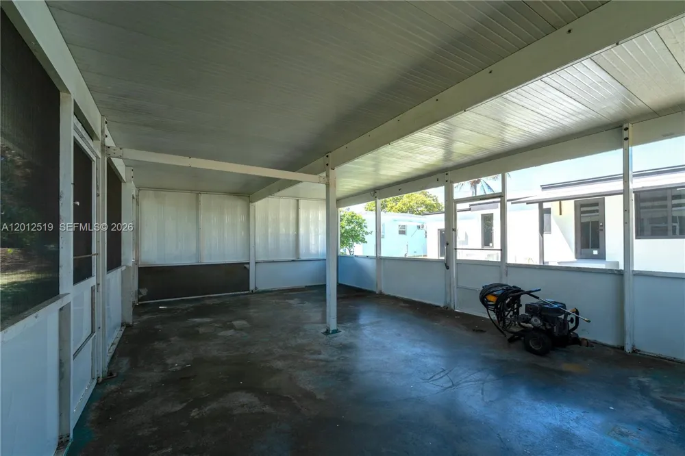 220 NW 144th St Miami, FL 33168