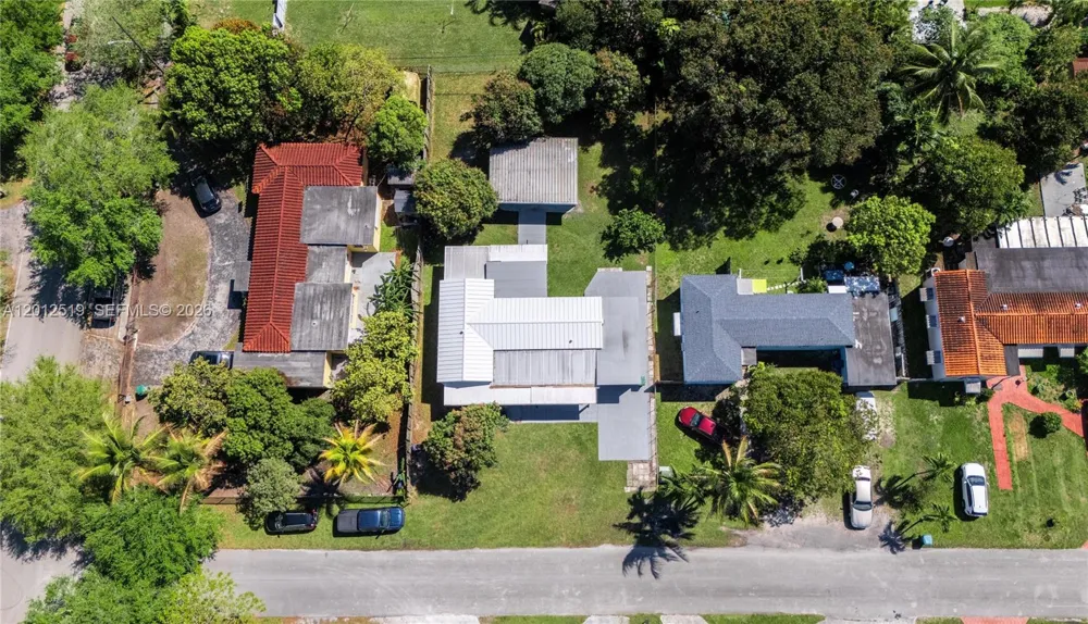 220 NW 144th St Miami, FL 33168