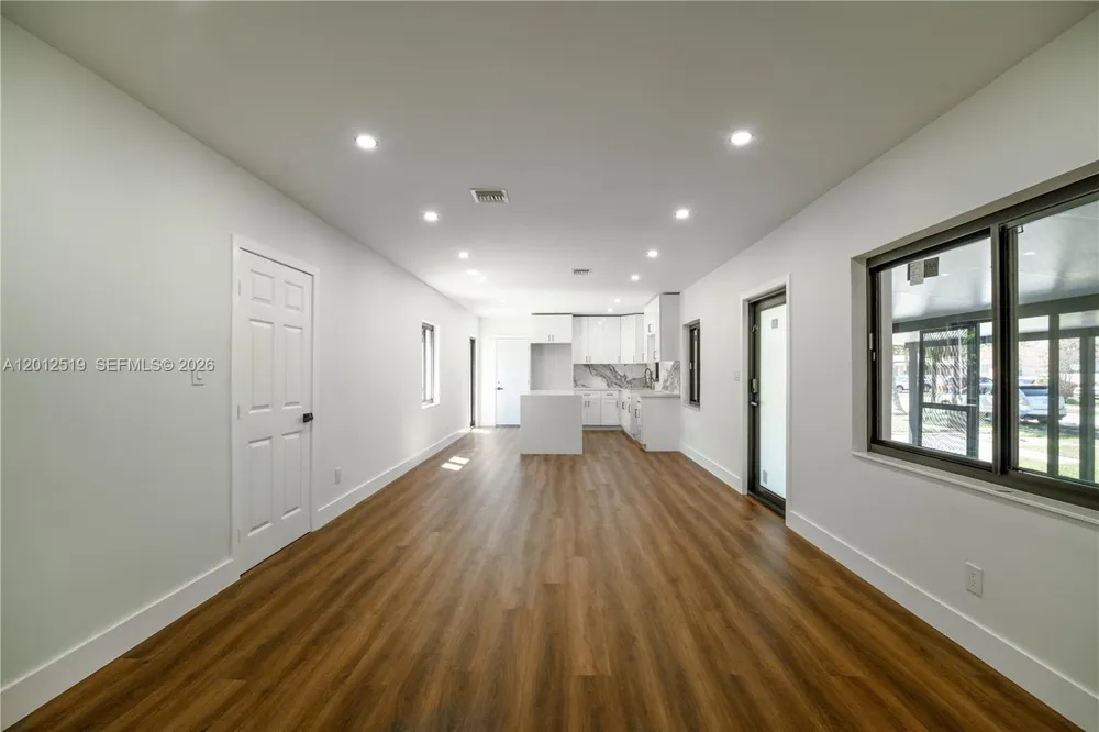 220 NW 144th St Miami, FL 33168