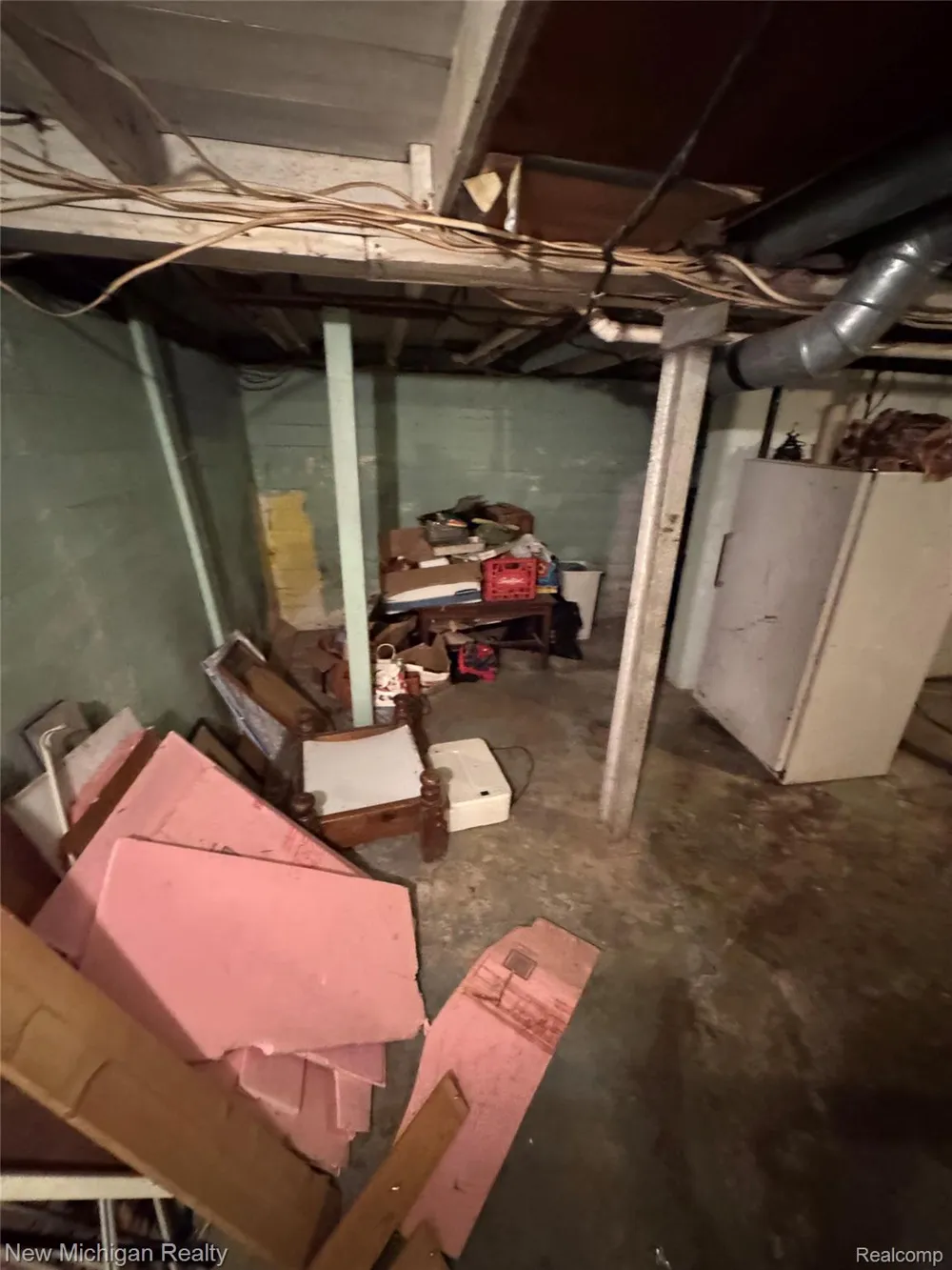 305 E Rolfe Perry City, MI 48872