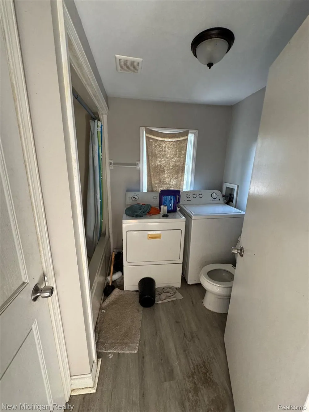 305 E Rolfe Perry City, MI 48872